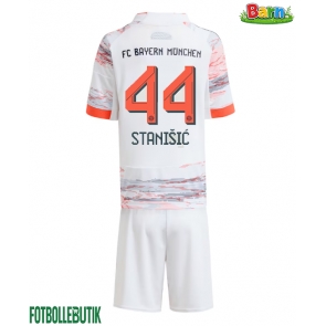 Bayern Munich Josip Stanisic #44 Bortaställ Barn 2025-26 Kortärmad (+ Korta byxor)